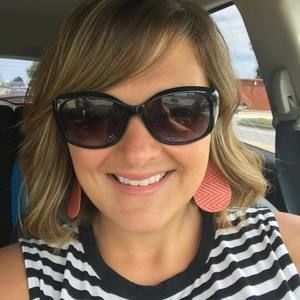 Meet your Posher, Dena